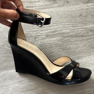Black Wedges